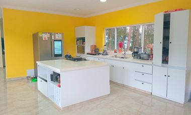 Casa en arriendo en el sector Loma del Escobero, Envigado