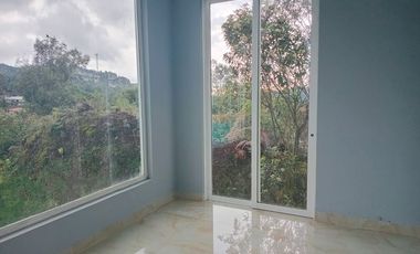Casa en arriendo en el sector Loma del Escobero, Envigado
