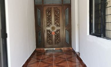 En Renta, Amplio y versátil primer piso frente a parque contry abajo