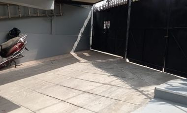 Casa con seis departamentos,de venta, de dos dormitorios Sector Avenida del Maestro Rumiñahui de oportunidad, buen rentabilidad