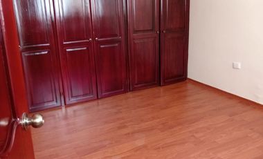 Casa con seis departamentos,de venta, de dos dormitorios Sector Avenida del Maestro Rumiñahui de oportunidad, buen rentabilidad