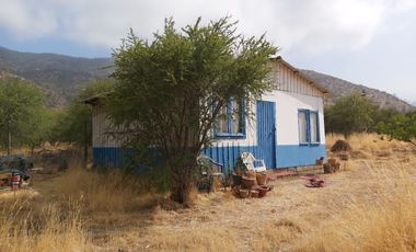 PARCELA PLANA CON CASA EN CUYUNCAVÍ BAJO CURACAVI