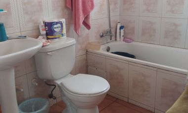 PARCELA PLANA CON CASA EN CUYUNCAVÍ BAJO CURACAVI