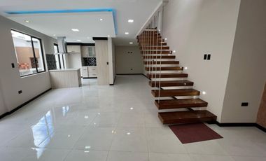 Venta de Casa por estrenar- ubicado en Ricaurte