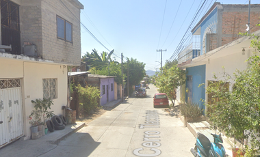 Casa en venta ¡REMATE BANCARIO! -Cerro Tlacotepec, Los Insurgentes, Iguala de la Independencia, Guerrero.