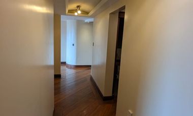 RENTA DEPARTAMENTO 2 DORMITORIOS PRIMAVERA CUMBAYA URB. LUJO CERCA AL SCALA