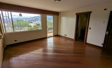 RENTA DEPARTAMENTO 2 DORMITORIOS PRIMAVERA CUMBAYA URB. LUJO CERCA AL SCALA