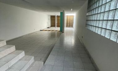 LOCAL  EN VENTA  CELAYA