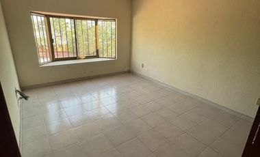 LOCAL  EN VENTA  CELAYA
