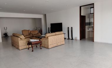 CASA RESIDENCIAL CON ALBERCA EN VENTA, EN MIRAVALLE, SAN LUIS POTOSI, SLP