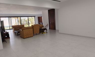 CASA RESIDENCIAL CON ALBERCA EN VENTA, EN MIRAVALLE, SAN LUIS POTOSI, SLP