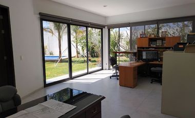 CASA RESIDENCIAL CON ALBERCA EN VENTA, EN MIRAVALLE, SAN LUIS POTOSI, SLP