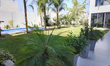 CASA RESIDENCIAL CON ALBERCA EN VENTA, EN MIRAVALLE, SAN LUIS POTOSI, SLP