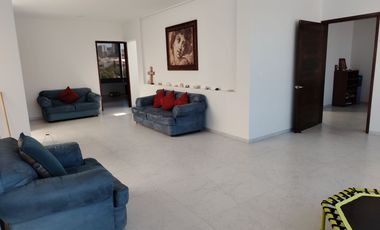 CASA RESIDENCIAL CON ALBERCA EN VENTA, EN MIRAVALLE, SAN LUIS POTOSI, SLP