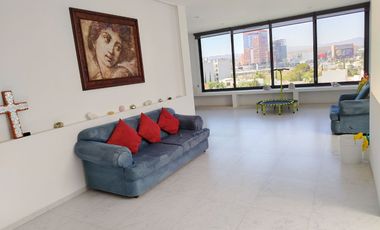CASA RESIDENCIAL CON ALBERCA EN VENTA, EN MIRAVALLE, SAN LUIS POTOSI, SLP