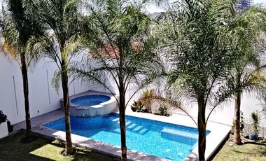 CASA RESIDENCIAL CON ALBERCA EN VENTA, EN MIRAVALLE, SAN LUIS POTOSI, SLP