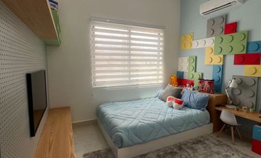 Casa en Venta en Cancún , Residencial Privado con Alberca Semiolímpica y Parque