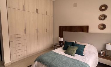 Casa en Venta en Cancún , Residencial Privado con Alberca Semiolímpica y Parque