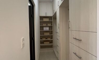 Casa en Venta en Cancún , Residencial Privado con Alberca Semiolímpica y Parque