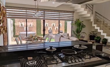 Casa en Venta en Cancún – 3 Niveles, Master Suite con Terraza Privada