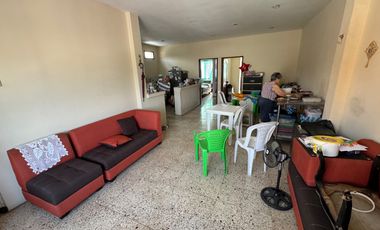 En venta casa rentera en Orquídeas, atrás del Mall Del Norte.