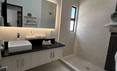 Casa en Venta en Cancún – Residencial con Parque de 3,200 m2 y Alberca