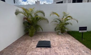 Casa en Venta en Cancún – Exclusiva, con Alberca y Parque de 3.2 Hectáreas