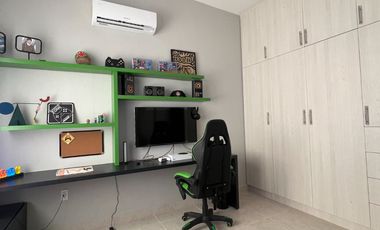 Casa en Venta en Cancún – Exclusiva, con Alberca y Parque de 3.2 Hectáreas