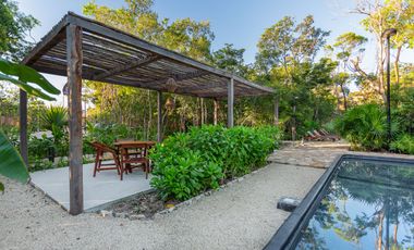 Casa en venta en Tulum, residencial privado con carril de nado!