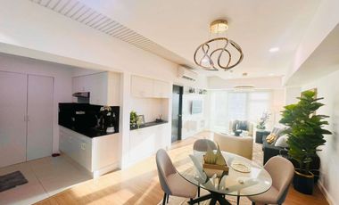 Fully Furnished 1br Unit With Balcony And Paring For Sale/lease In The Veranda