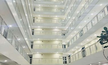 Fully Furnished 1br Unit With Balcony And Paring For Sale/lease In The Veranda