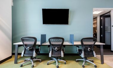Book a reserved coworking spot or hot desk in Regus Aurora Suites & Pavilion