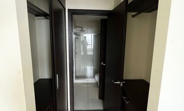 Suite Semiamoblada en Alquiler en el Edificio City Suites, 1 Habitación, 1 Baño, Piscina, Parqueo, Seguridad.