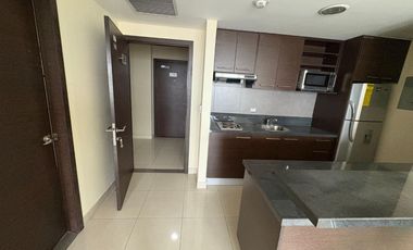 Suite Semiamoblada en Alquiler en el Edificio City Suites, 1 Habitación, 1 Baño, Piscina, Parqueo, Seguridad.