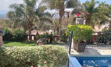 ESPECTACULAR RESIDENCIA CON INCREIBLE VISTA EN EXCLUSIVO FRACC EN IXTAPAN DE LA SAL