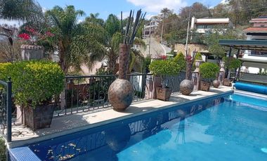 ESPECTACULAR RESIDENCIA CON INCREIBLE VISTA EN EXCLUSIVO FRACC EN IXTAPAN DE LA SAL