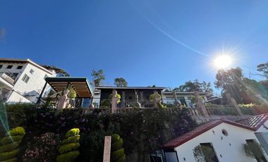 ESPECTACULAR RESIDENCIA CON INCREIBLE VISTA EN EXCLUSIVO FRACC EN IXTAPAN DE LA SAL