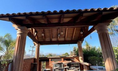 ESPECTACULAR RESIDENCIA CON INCREIBLE VISTA EN EXCLUSIVO FRACC EN IXTAPAN DE LA SAL