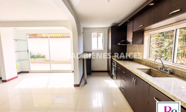 Casa en Venta – Espaciosa, Moderna y en Unidad Cerrada