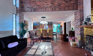 Casa Amoblado en arriendo en el sector Loma del Chocho, Envigado