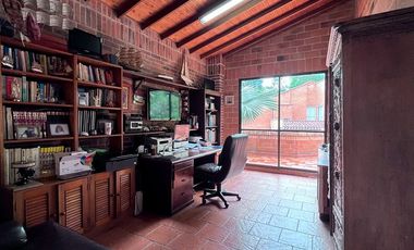 Casa Amoblado en arriendo en el sector Loma del Chocho, Envigado