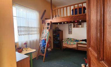 SE VENDE CASA EN MAGDALENA LÍMITE CON SAN ISIDRO