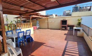 SE VENDE CASA EN MAGDALENA LÍMITE CON SAN ISIDRO