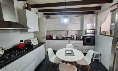 SE VENDE CASA EN MAGDALENA LÍMITE CON SAN ISIDRO
