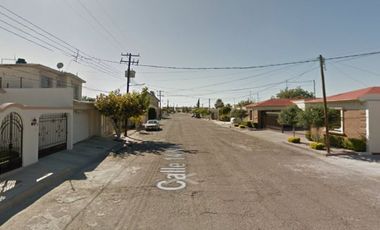 Casa con excelente ubicación de alta plusvalia. Precio de promoción por tiempo limitado. Muy por debajo de su valor comercial
