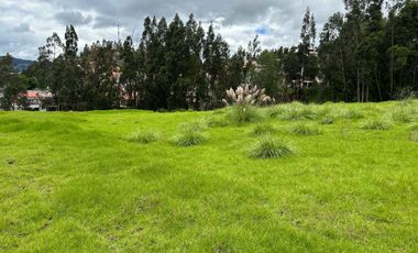 AMPLIO TERRENO TOTALMENTE PLANO