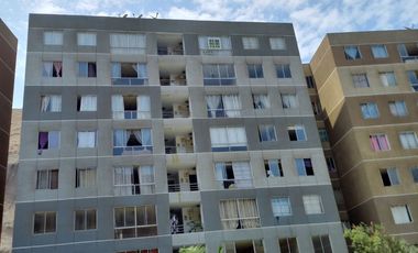 Departamento con cochera en primer piso en tranquilo Condominio de Ventanilla