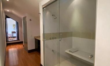 Casa en Alquiler 5 Dormitorios Cumbayá Quito Ecuador dentro de Urbanización