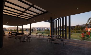 CASA EN GALERIAS SANTA ANITA 4 HABITACIONES ACABADOS DE MARMOL