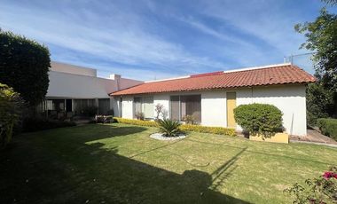 Venta Casa en Fraccionamiento Av Los Reyes por Caseta Atlixcayotl